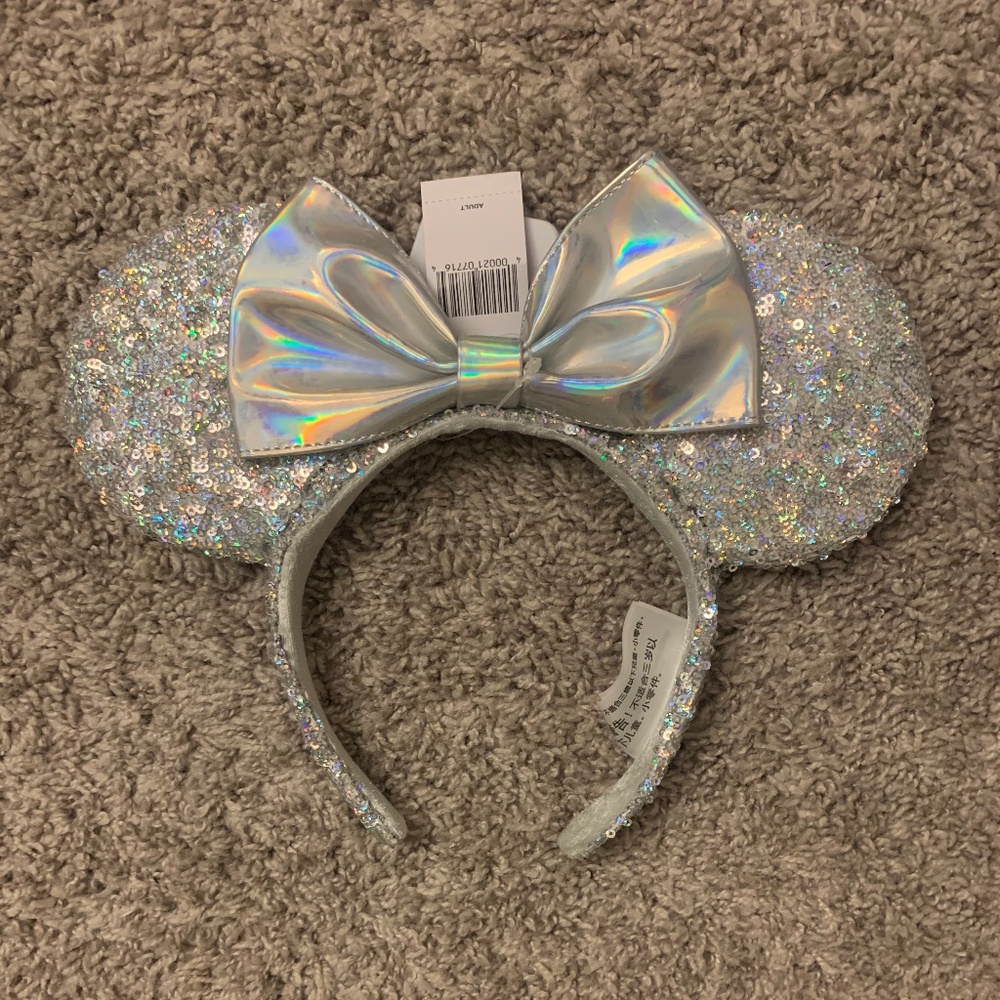 NWT Sequin "Magic Mirror" Holographic Minnie Ears
